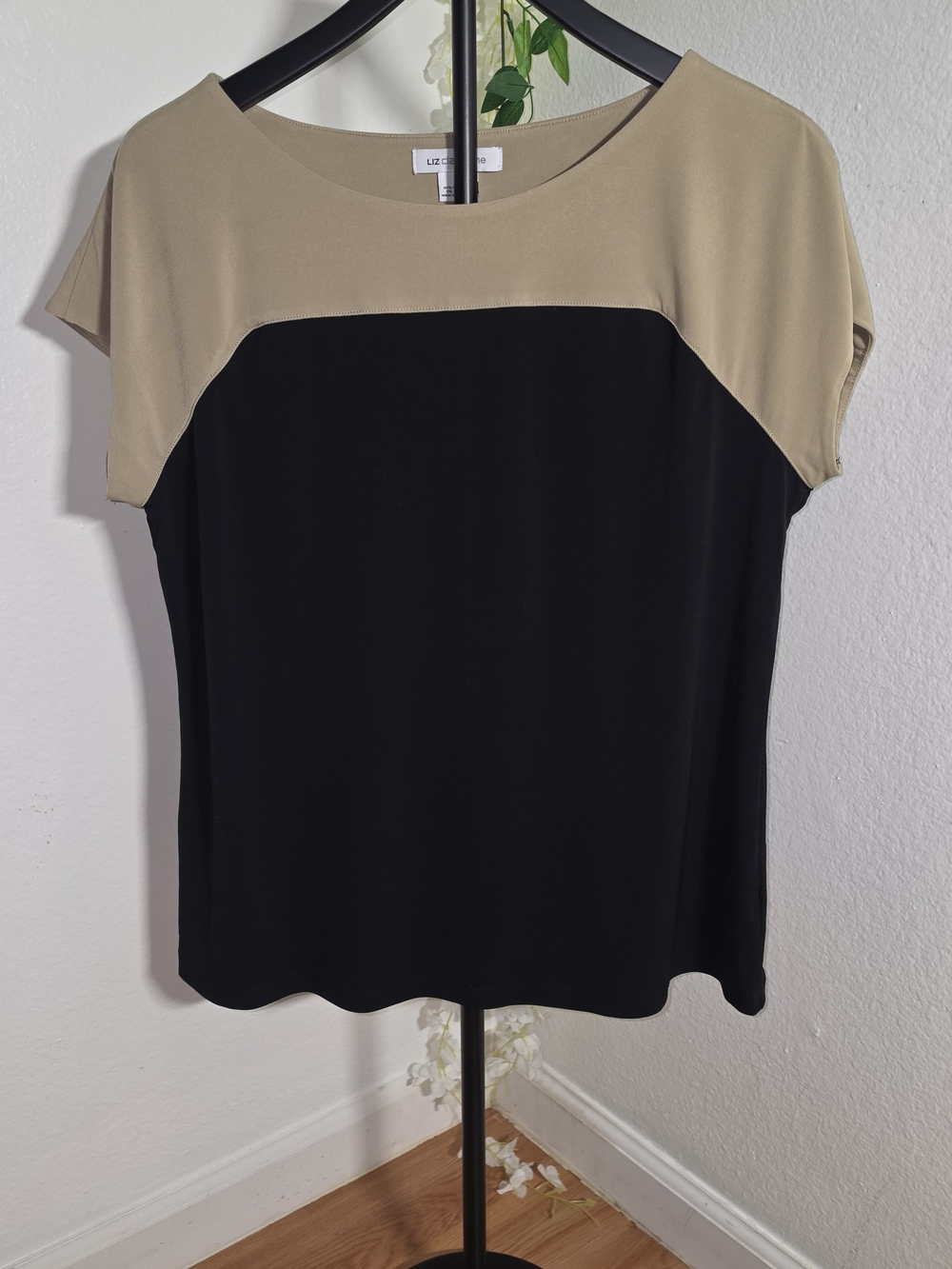 Liz Claiborne Black and Tan Colorblock Short Sleeve Top